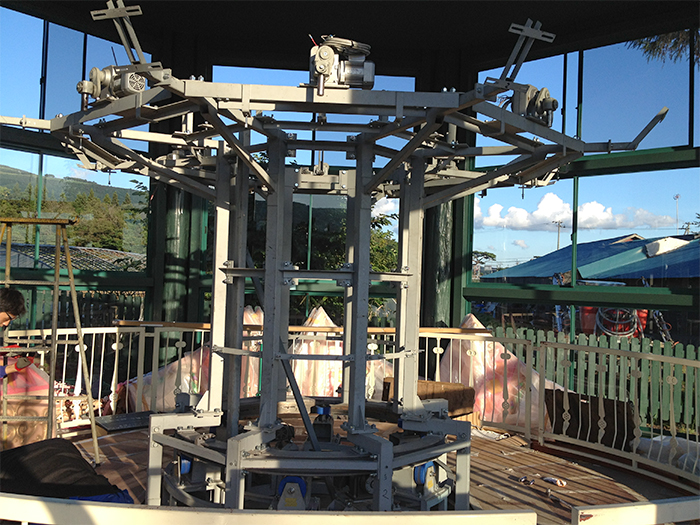 メリーゴーランド組立