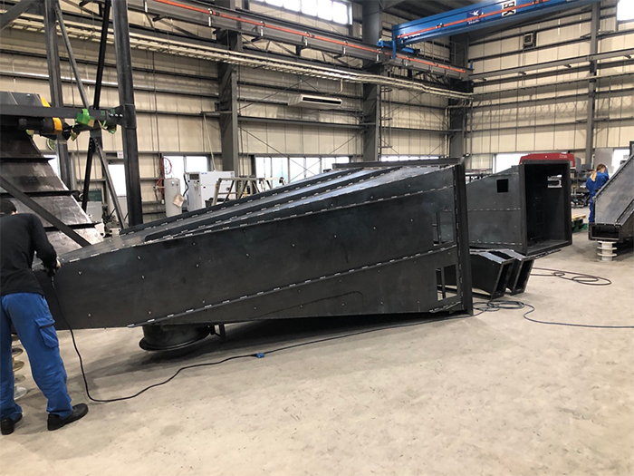 ゴミ処理施設向けシュート